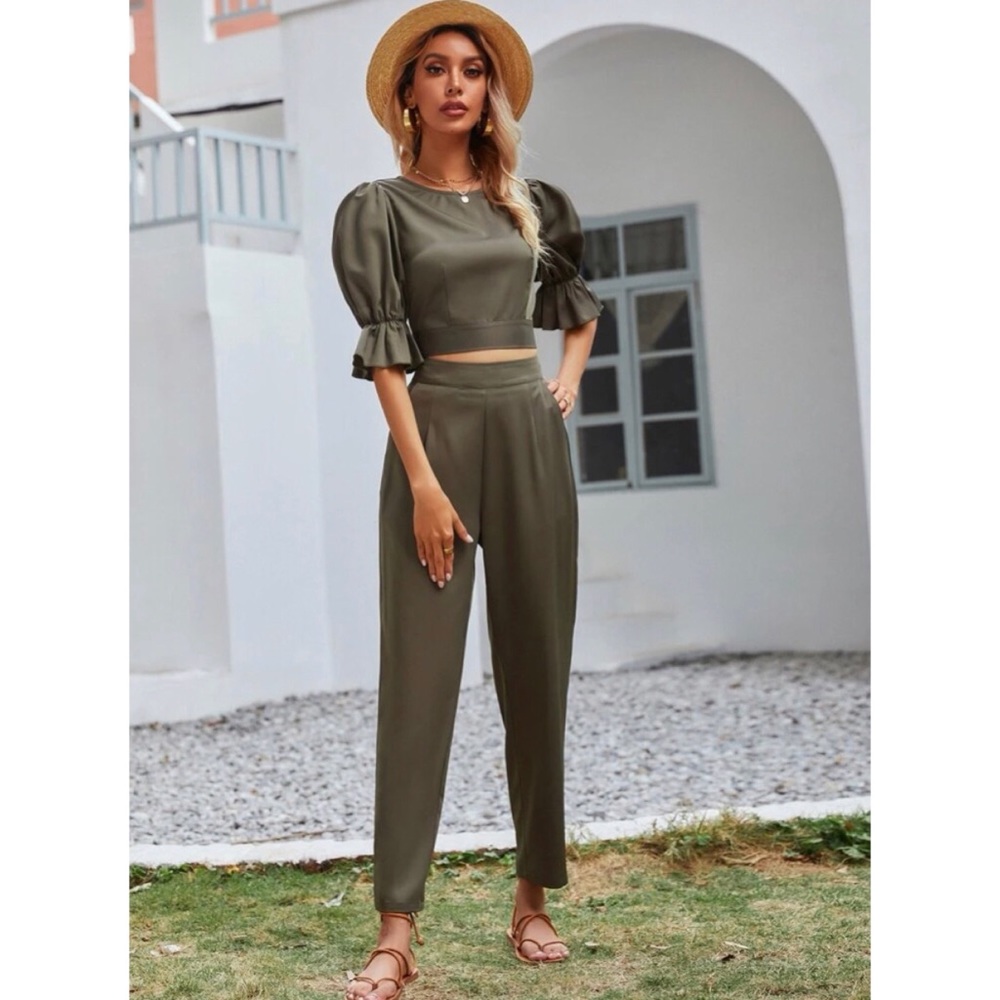 NWT 2 Piece Set Green
